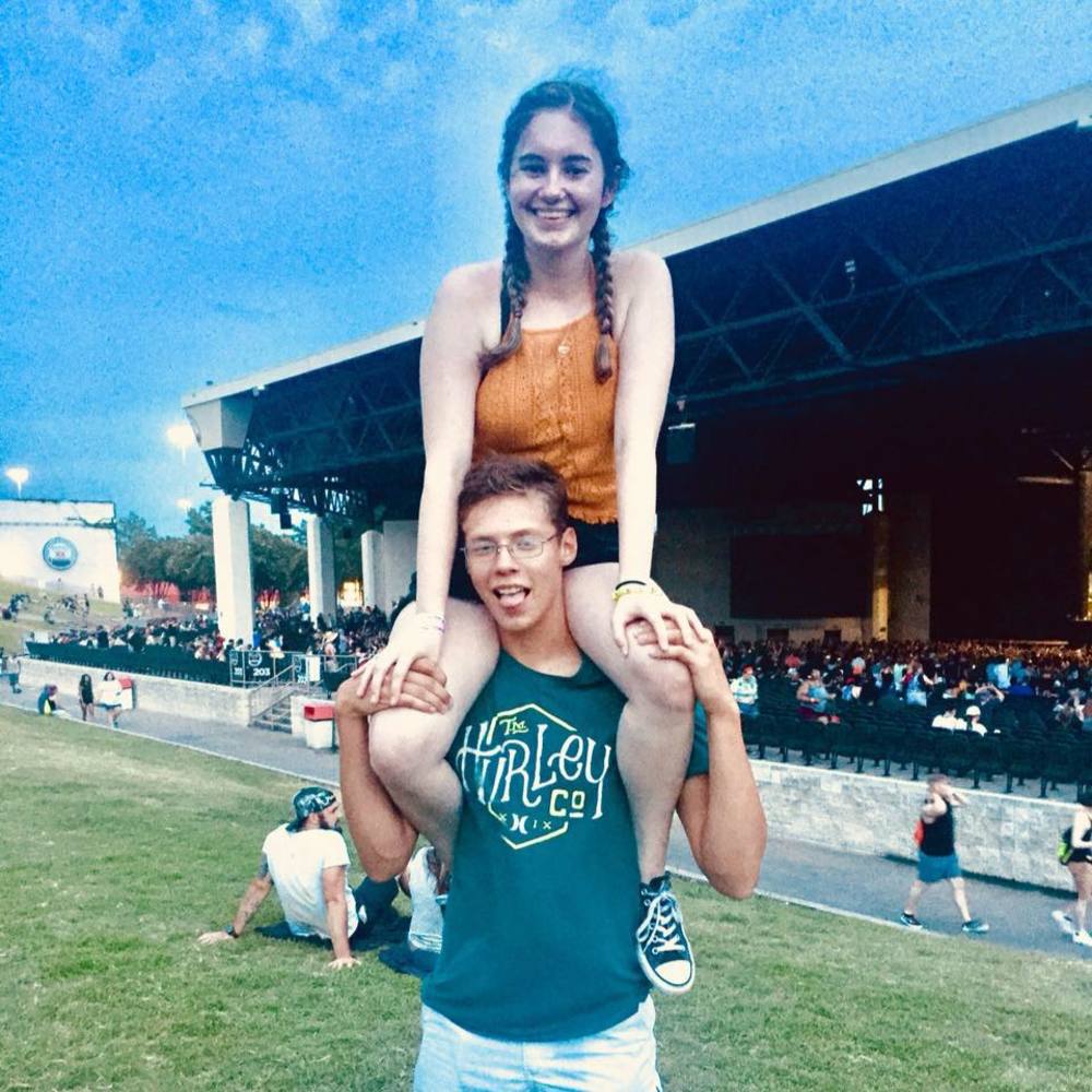 Meet your Posher, Kenzie